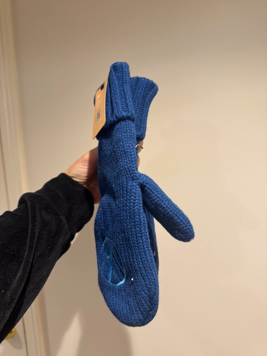 Brand New Original Volkswagen VW 70th Anniversary Knit Mittens - photo 4