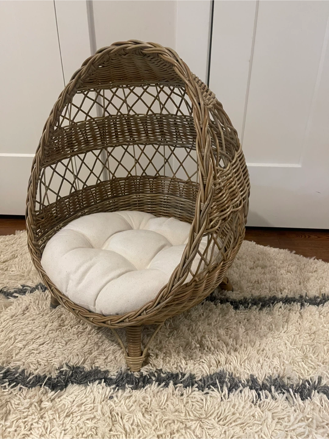 Wicker Pet Bed with Cushion - photo 2