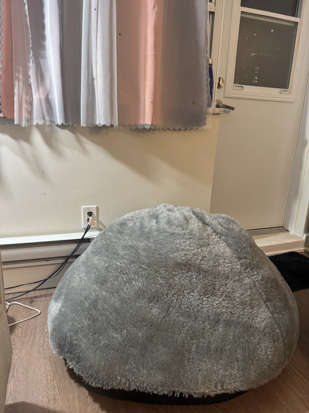 XL Grey Faux Fur Bean Bag – Memory Foam Filled - photo 2