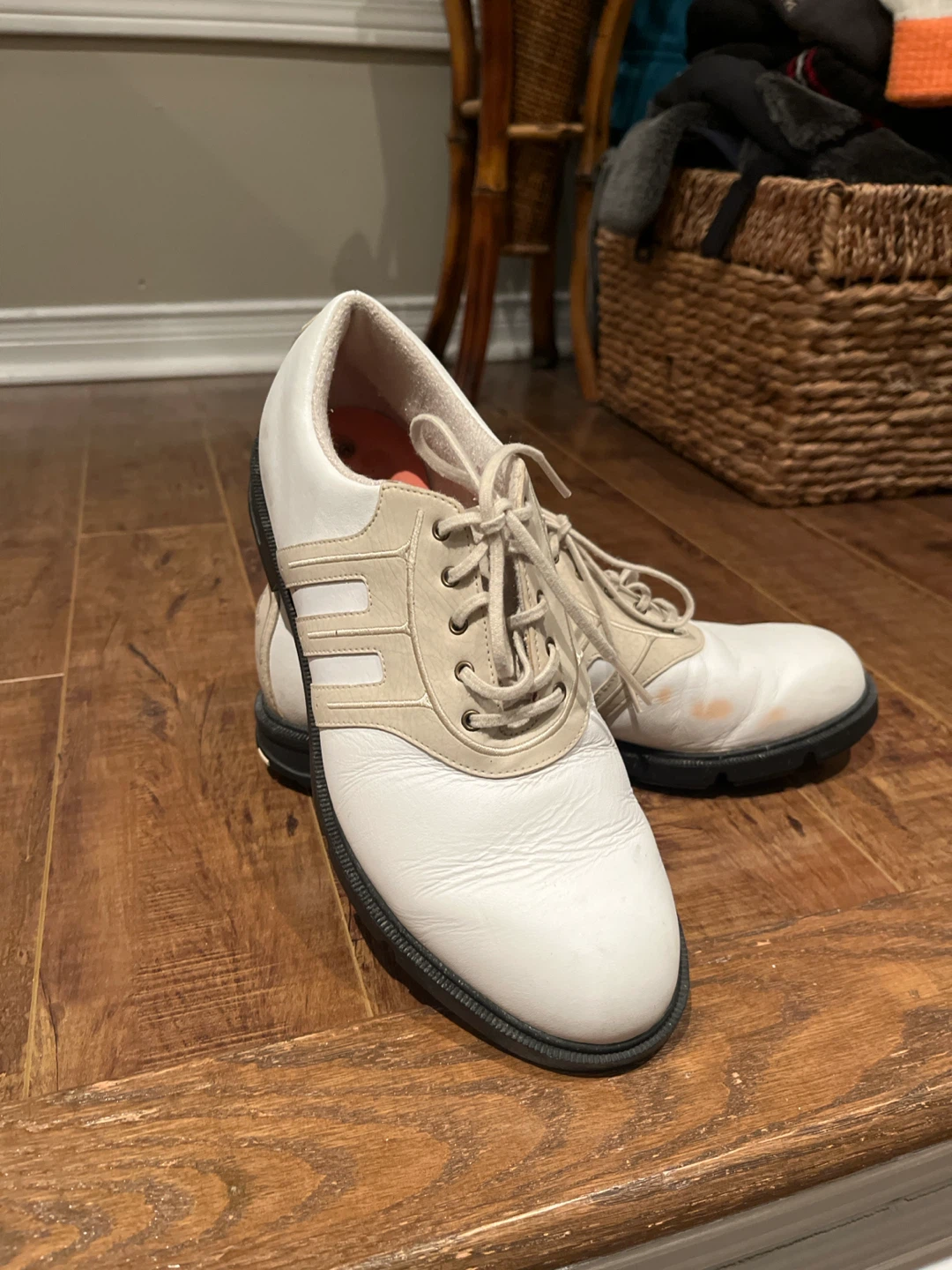 Women’s Adidas White and Beige Leather Golf Shoes size 7 - photo 2