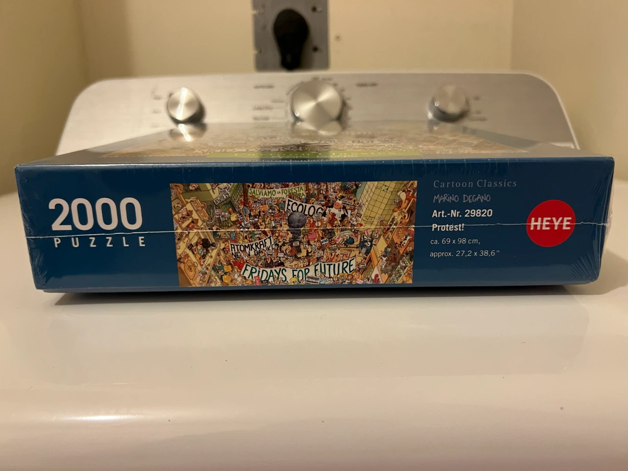 Heye Cartoon Classics Protest 2000-Piece Puzzle - photo 4