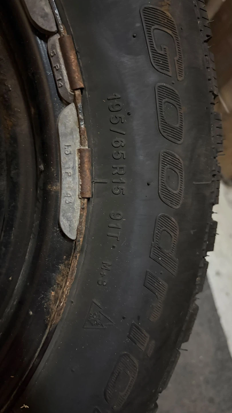 Set of 4 Winter Tires with Black Steel Rims - photo 2