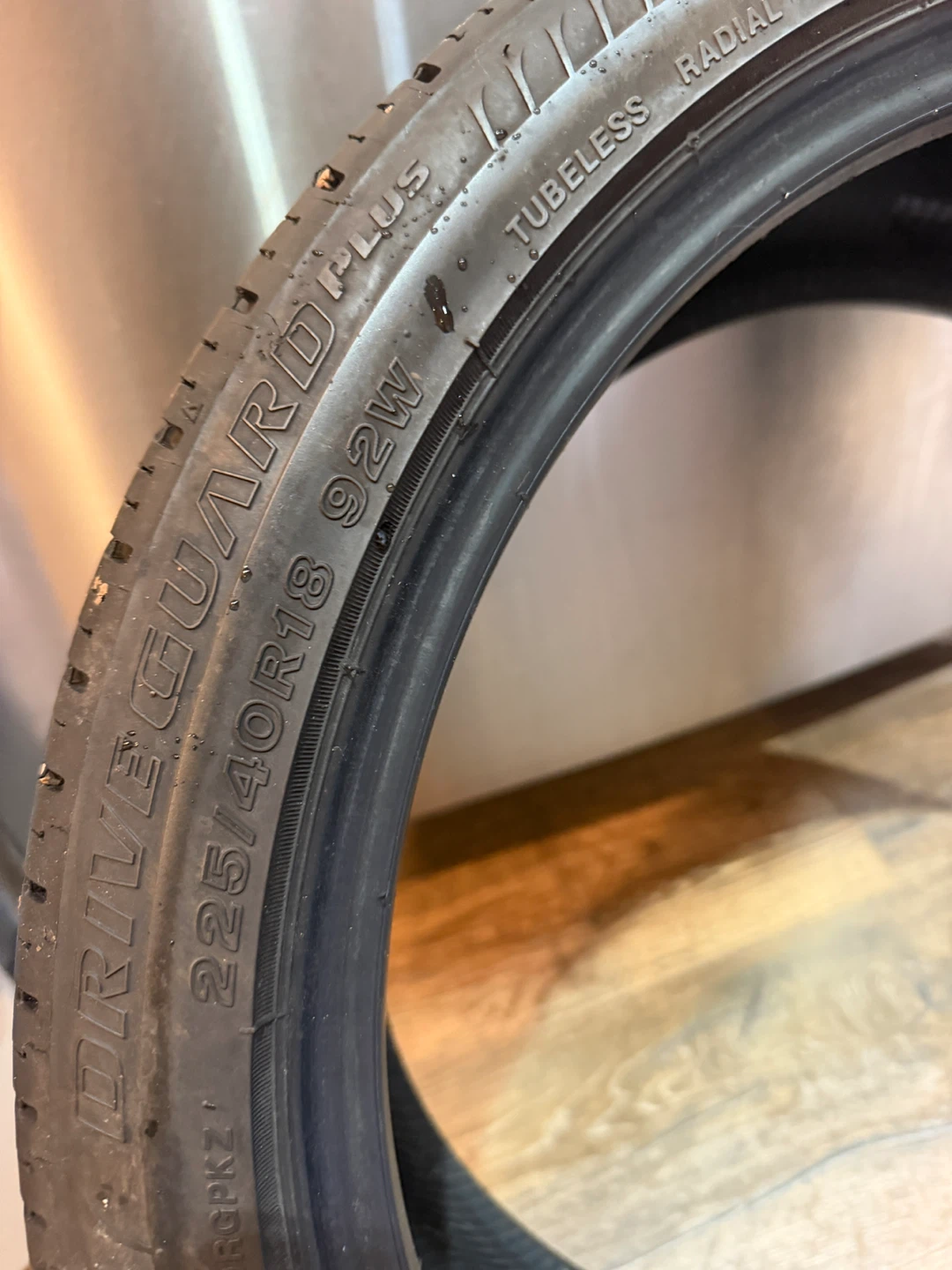 Bridgestone DriveGuard Plus 225/40R18 Tire RFT
