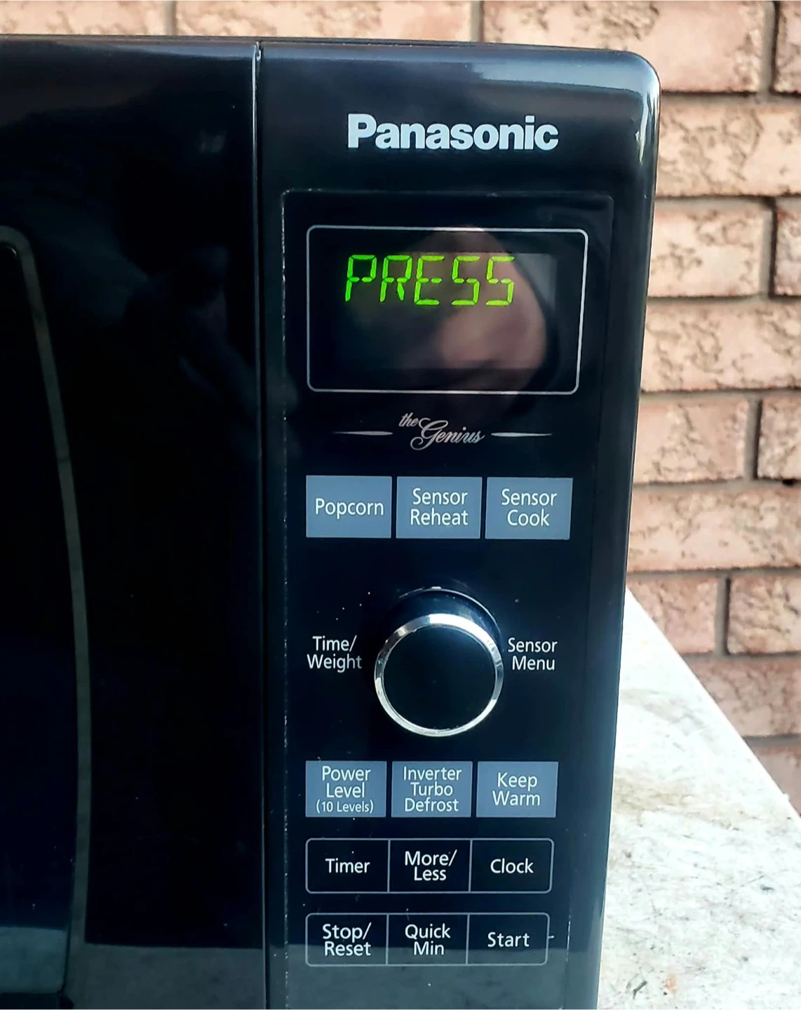Panasonic The Genius Inverter Microwave - photo 2