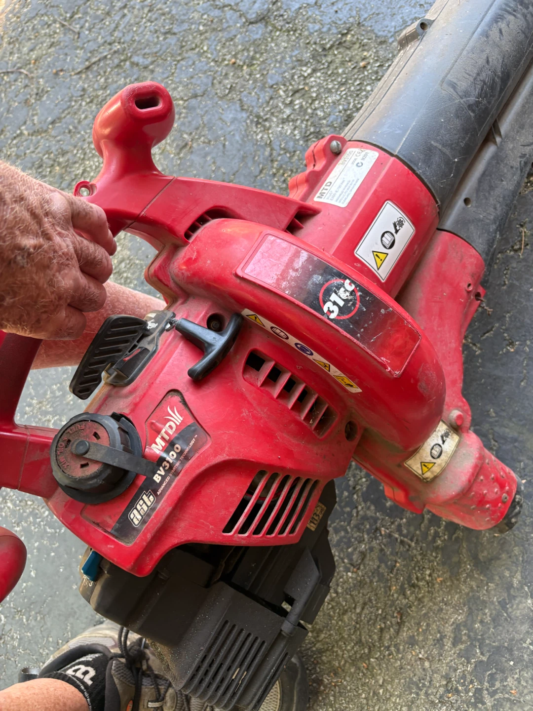 MTD BV3100 31cc Leaf Blower