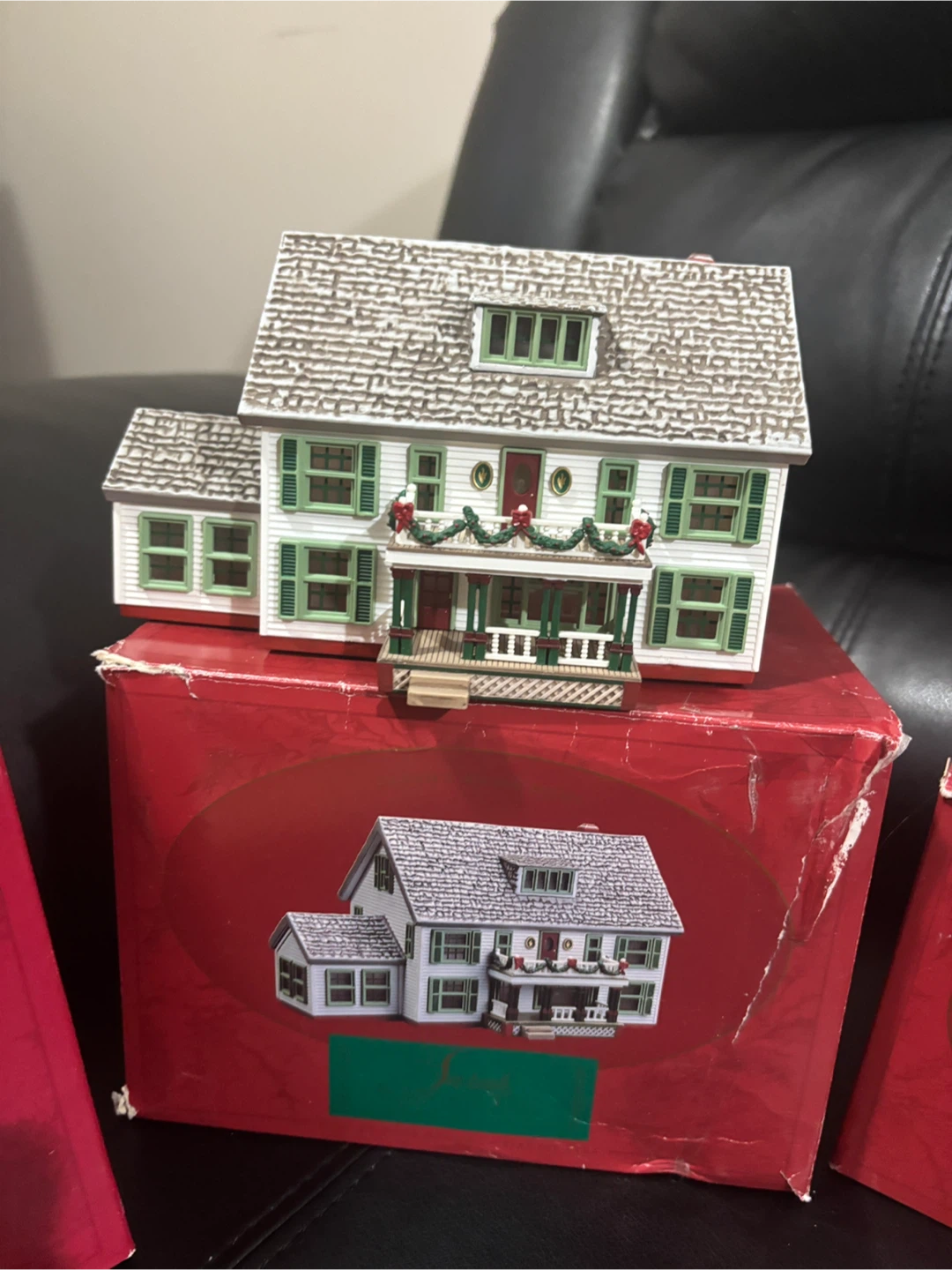 “Sarah, Plain and Tall” Christmas Village Collection - photo 3