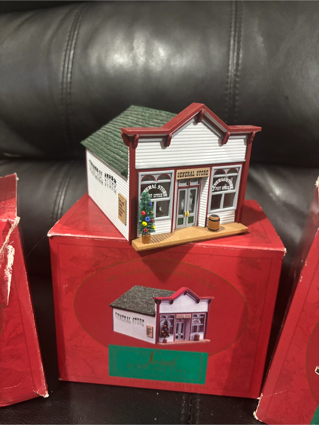 “Sarah, Plain and Tall” Christmas Village Collection - photo 4