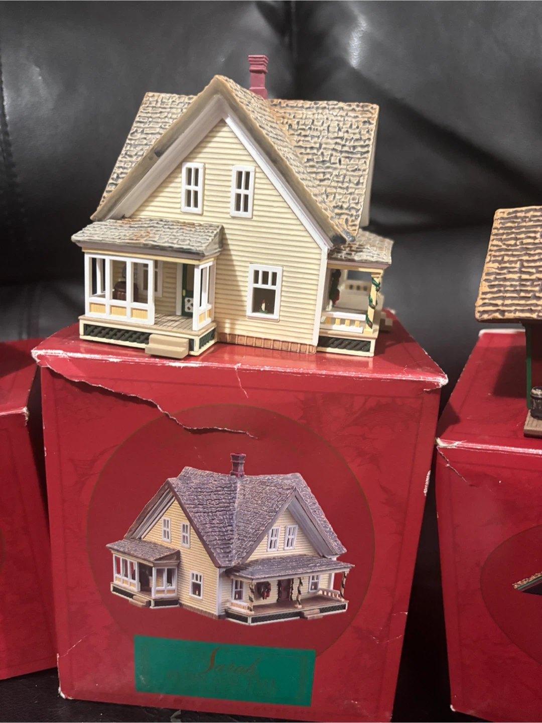 “Sarah, Plain and Tall” Christmas Village Collection - photo 5