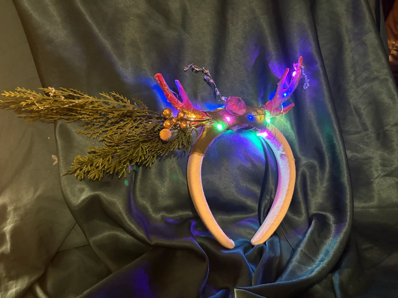 Light-up Reindeer Antler Headbands - photo 2
