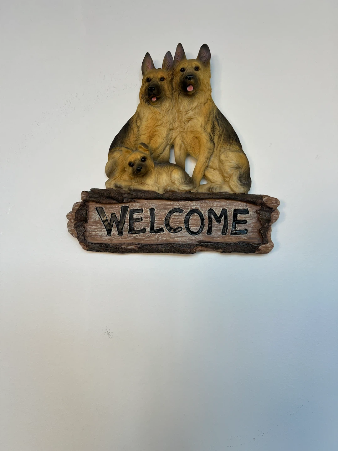 Dog Welcome Wall Plaque