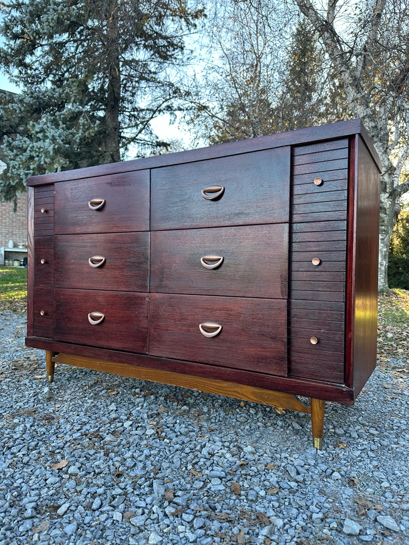 Vintage Knechtel Walnut MCM Dresser (CAN DELIVER)