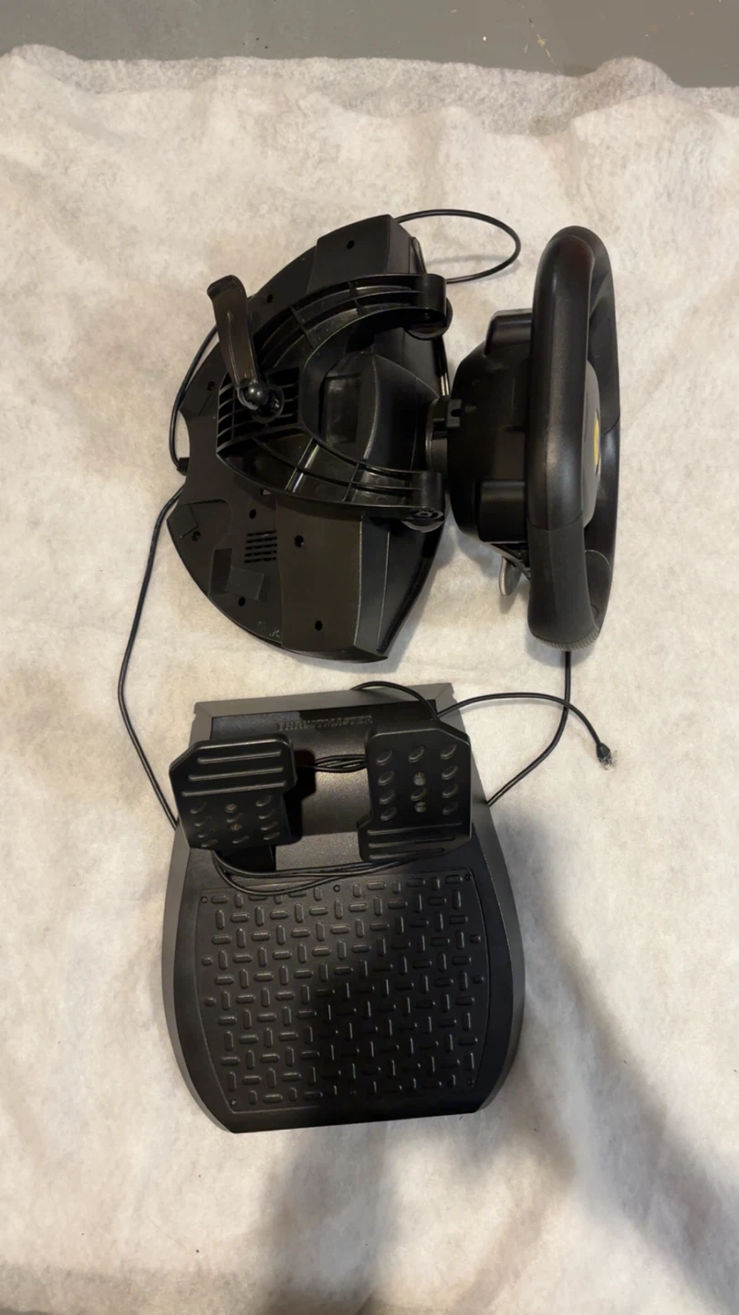 Thrustmaster Ferrari Racing Wheel and Pedals - photo 2