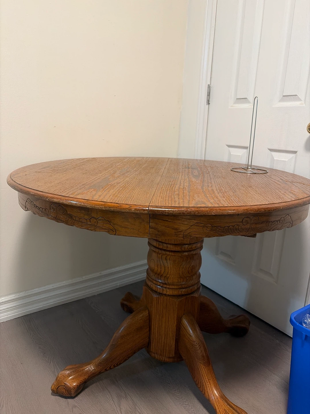Solid Oak Pedestal Dining Table
