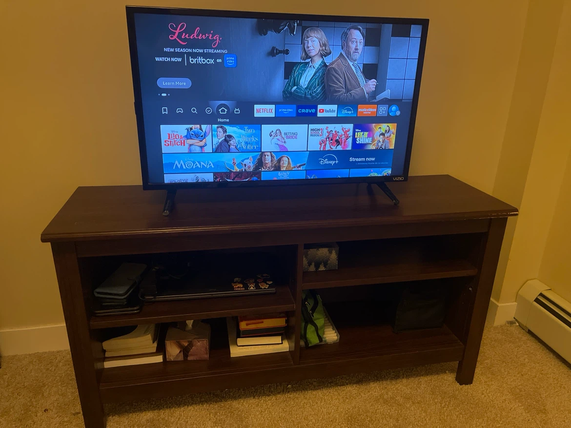 Vizio Smart TV + free table