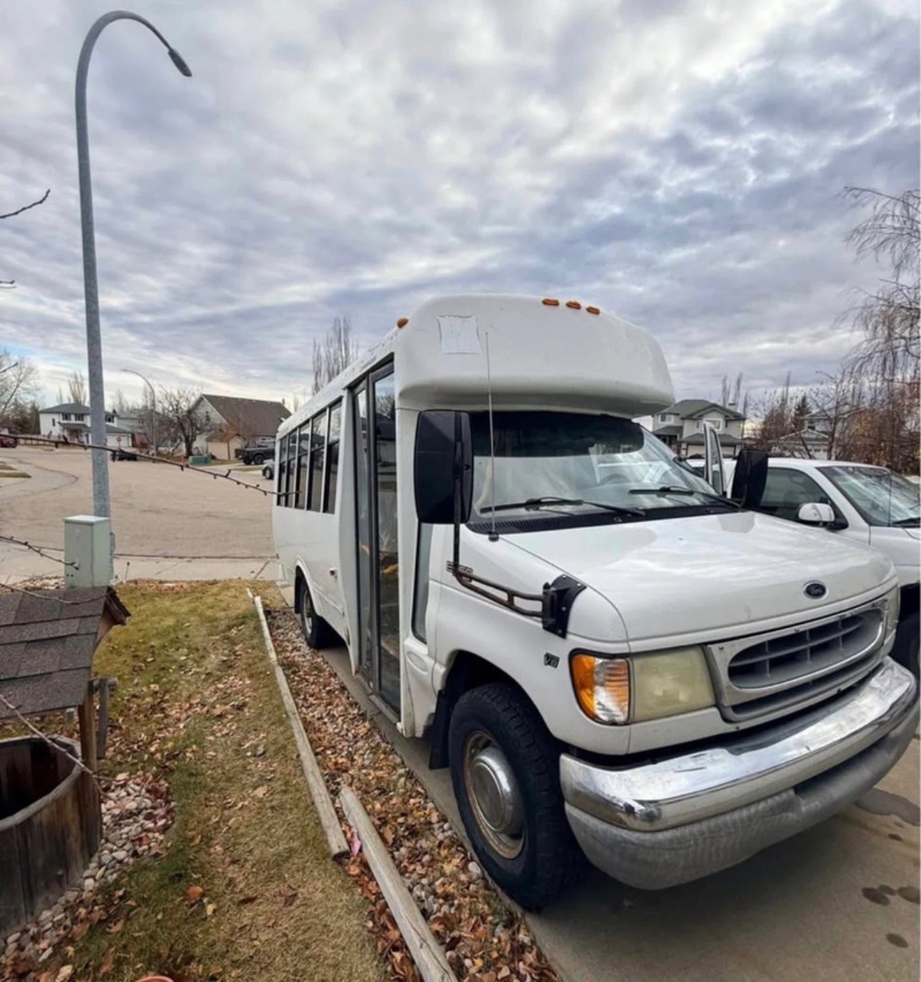 2004 FORD E-350 GIRARDIN WHEELCHAIR-ACCESSIBLE MINIBUS - photo 2