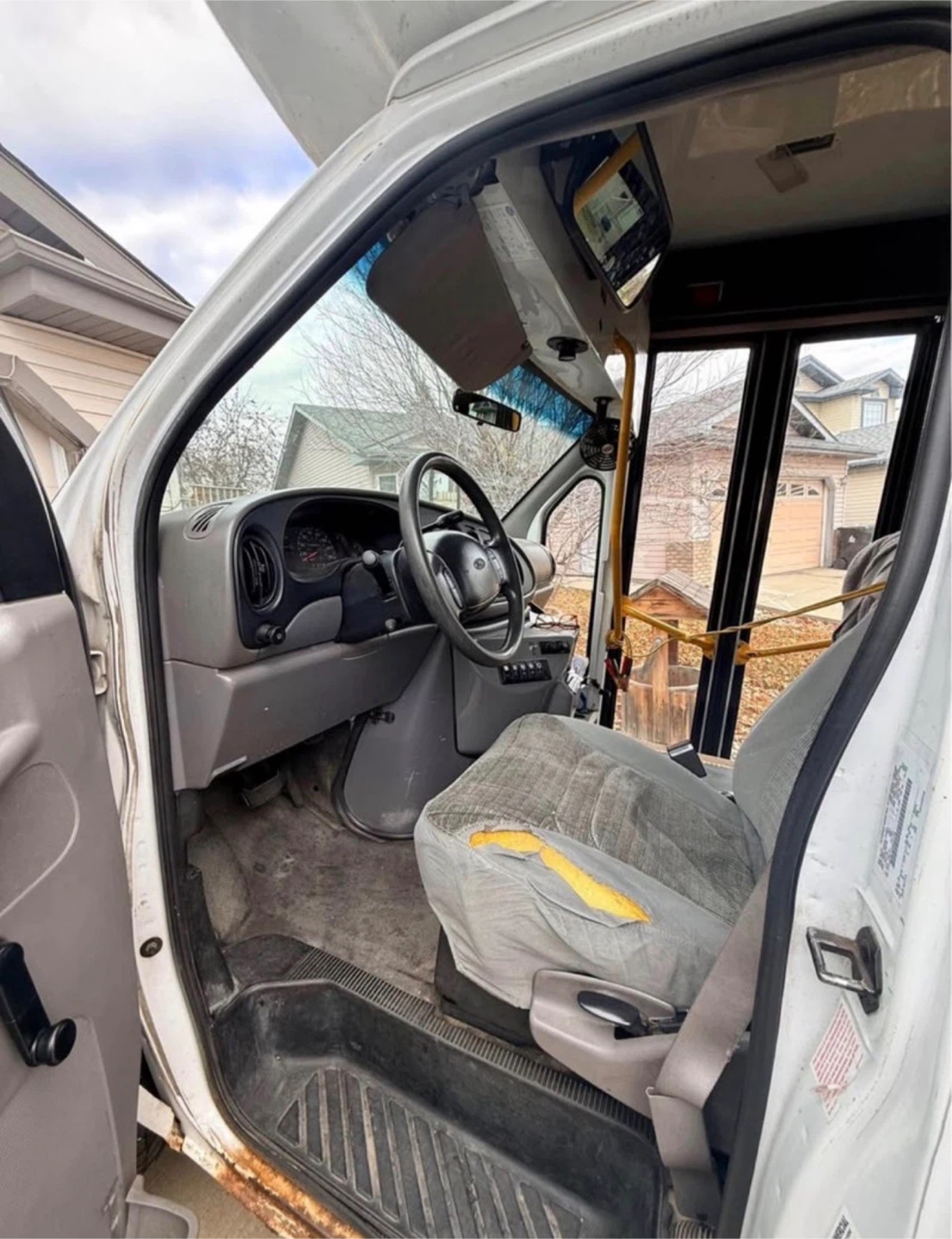 2004 FORD E-350 GIRARDIN WHEELCHAIR-ACCESSIBLE MINIBUS - photo 4