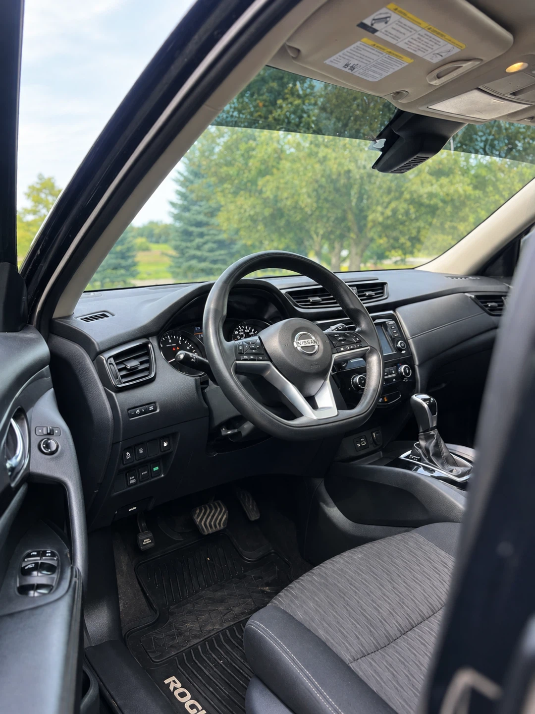 2019 Nissan Rogue- Mint Condition