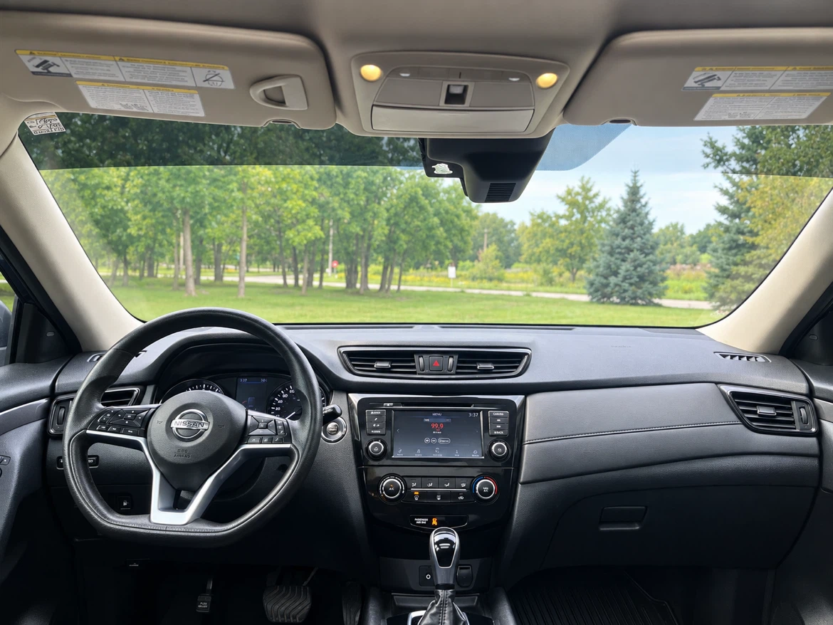 2019 Nissan Rogue- Mint Condition - photo 2