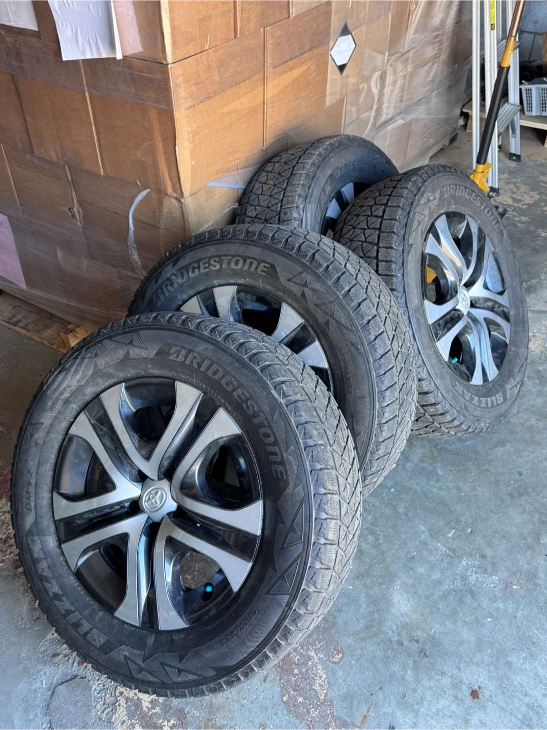 245-65-R17 Bridgestone with oem toyota rim