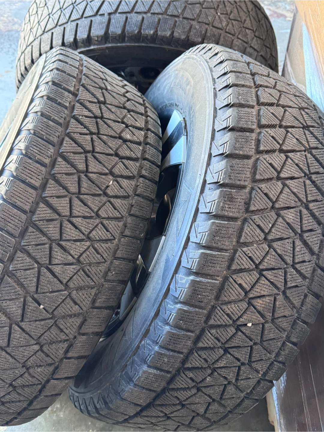 245-65-R17 Bridgestone with oem toyota rim - photo 2