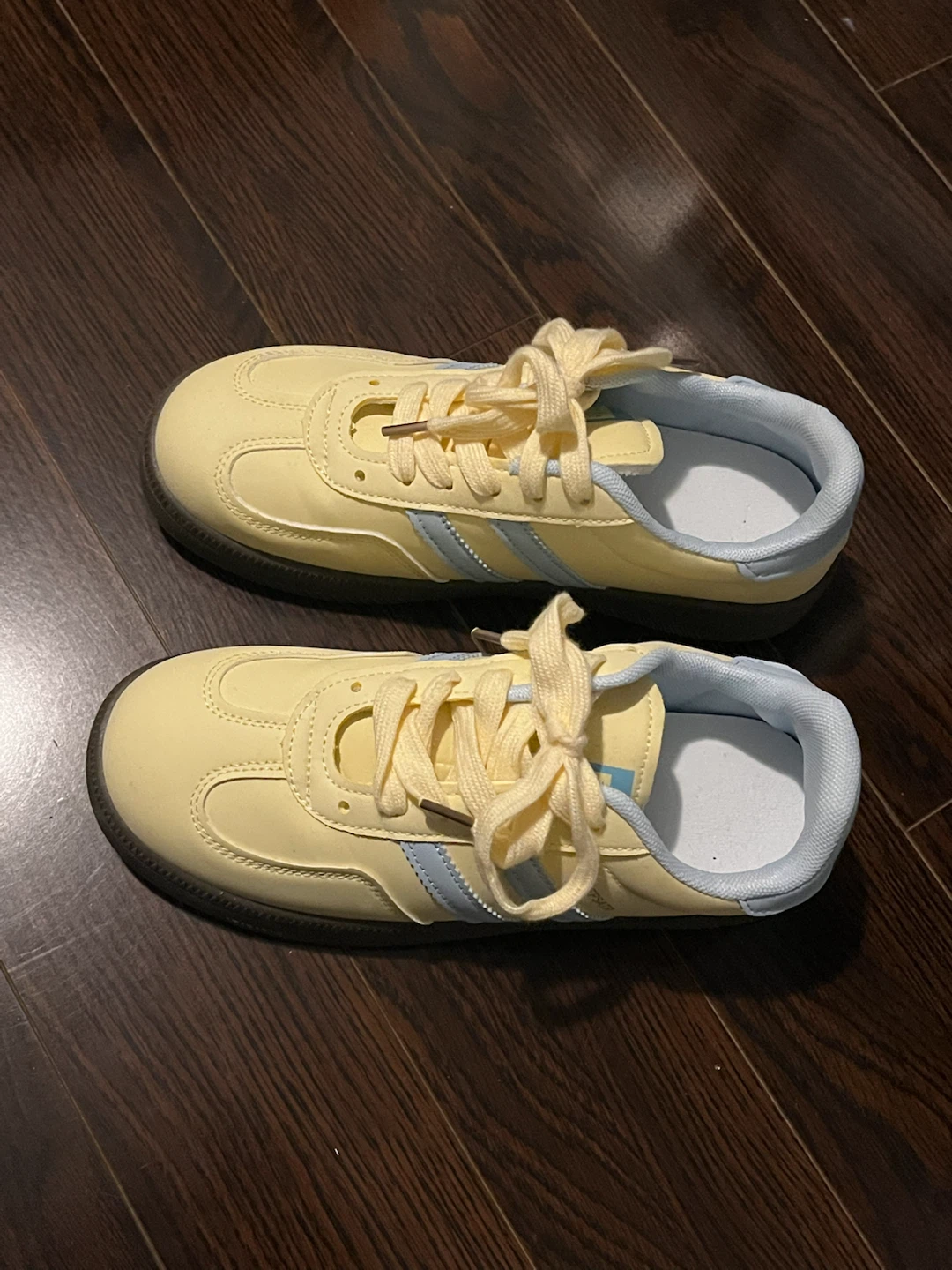 Baby yellow and baby blue sneakers - photo 2