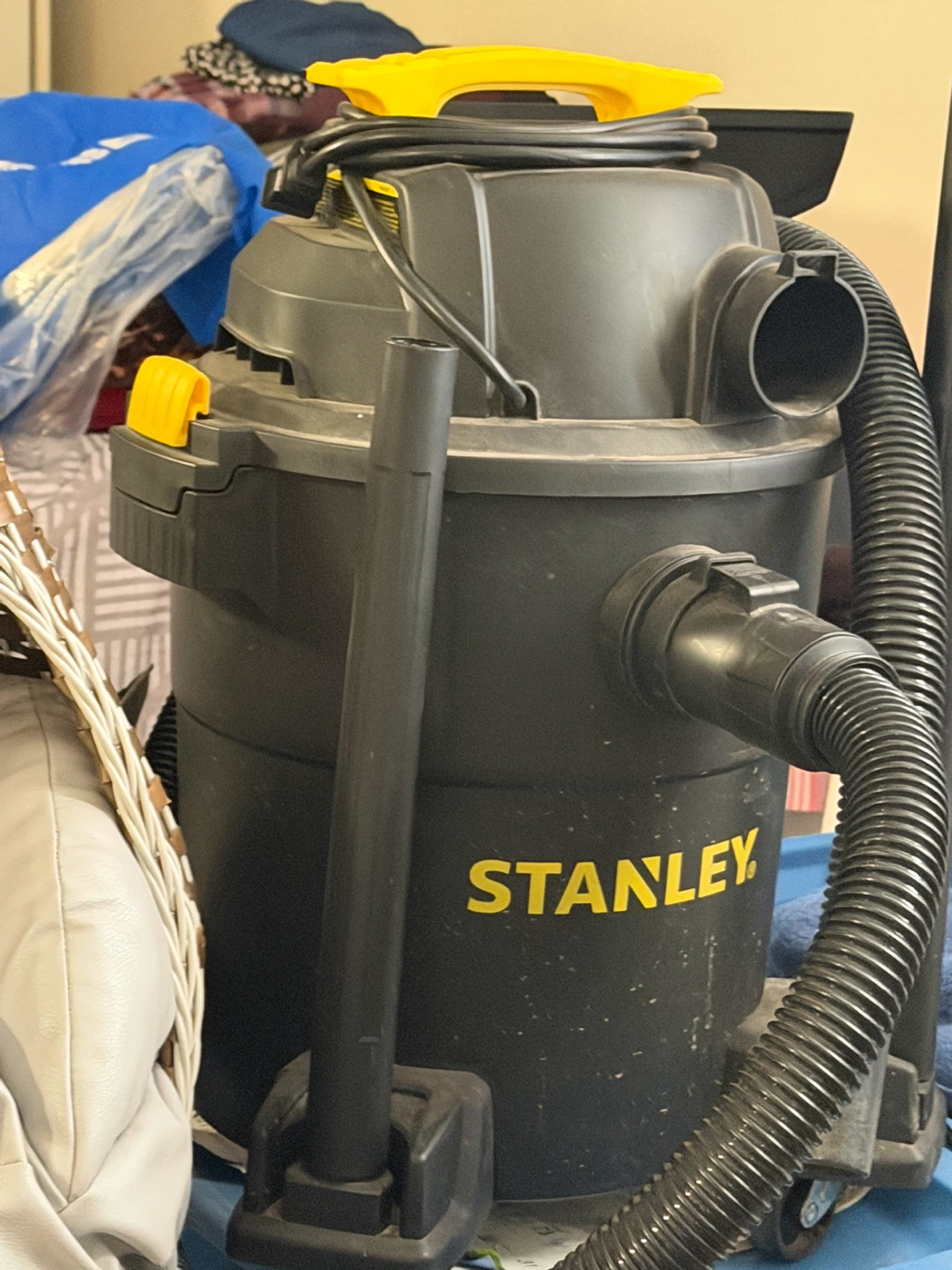 Stanley  Wet/Dry Vacuum, 6 Gallon - photo 2