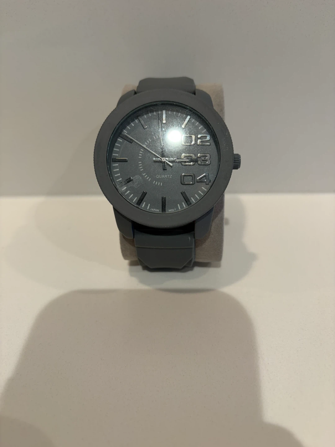 Grey Quartz Wristwatch