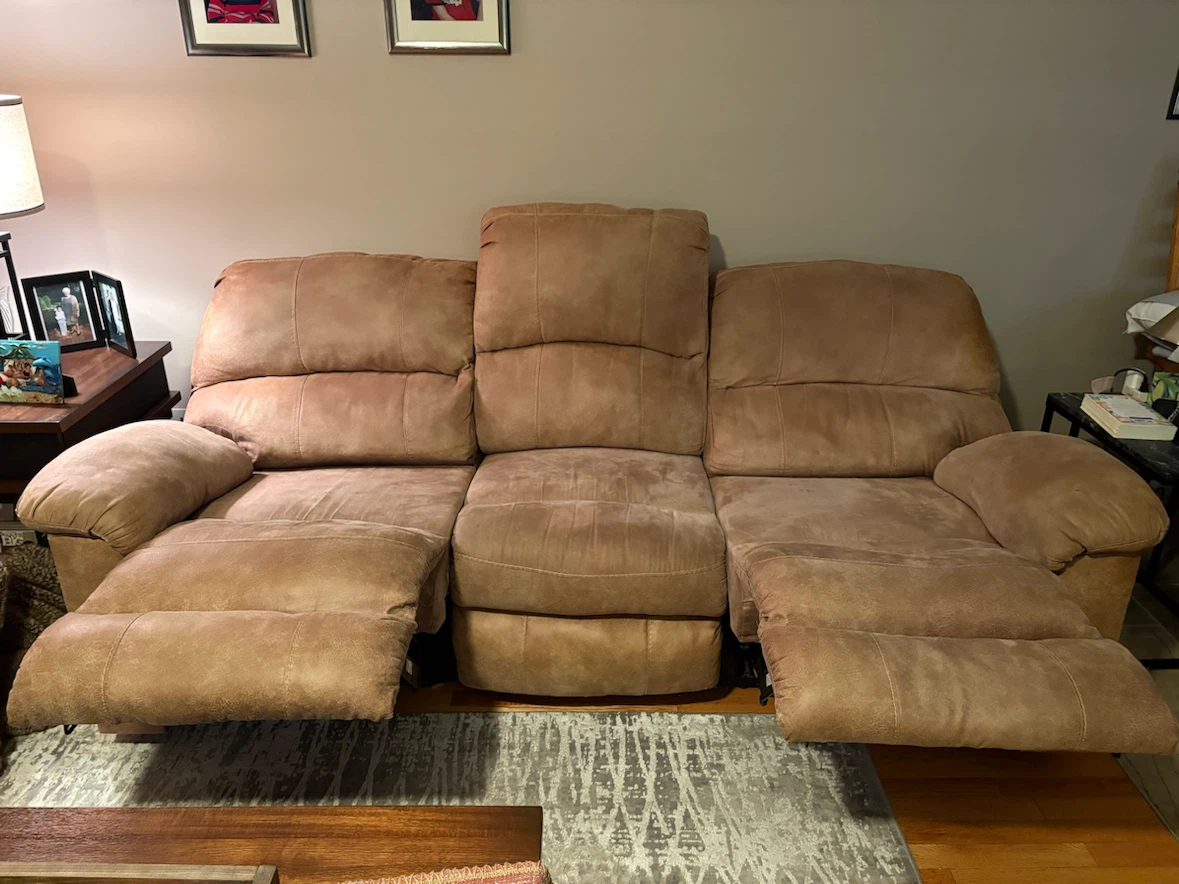 3 Piece Power Reclining Livingroom Set - photo 2