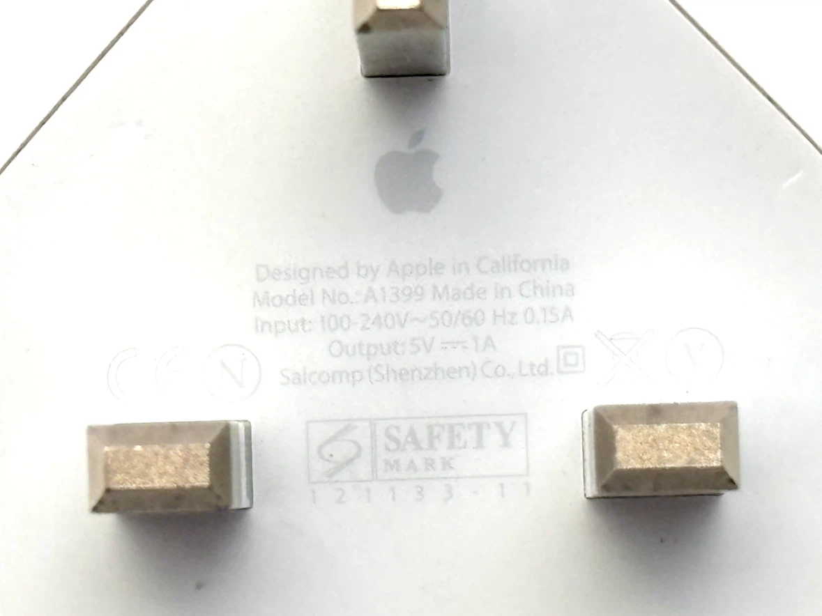 Apple Block Power Adapter UK type G - photo 3