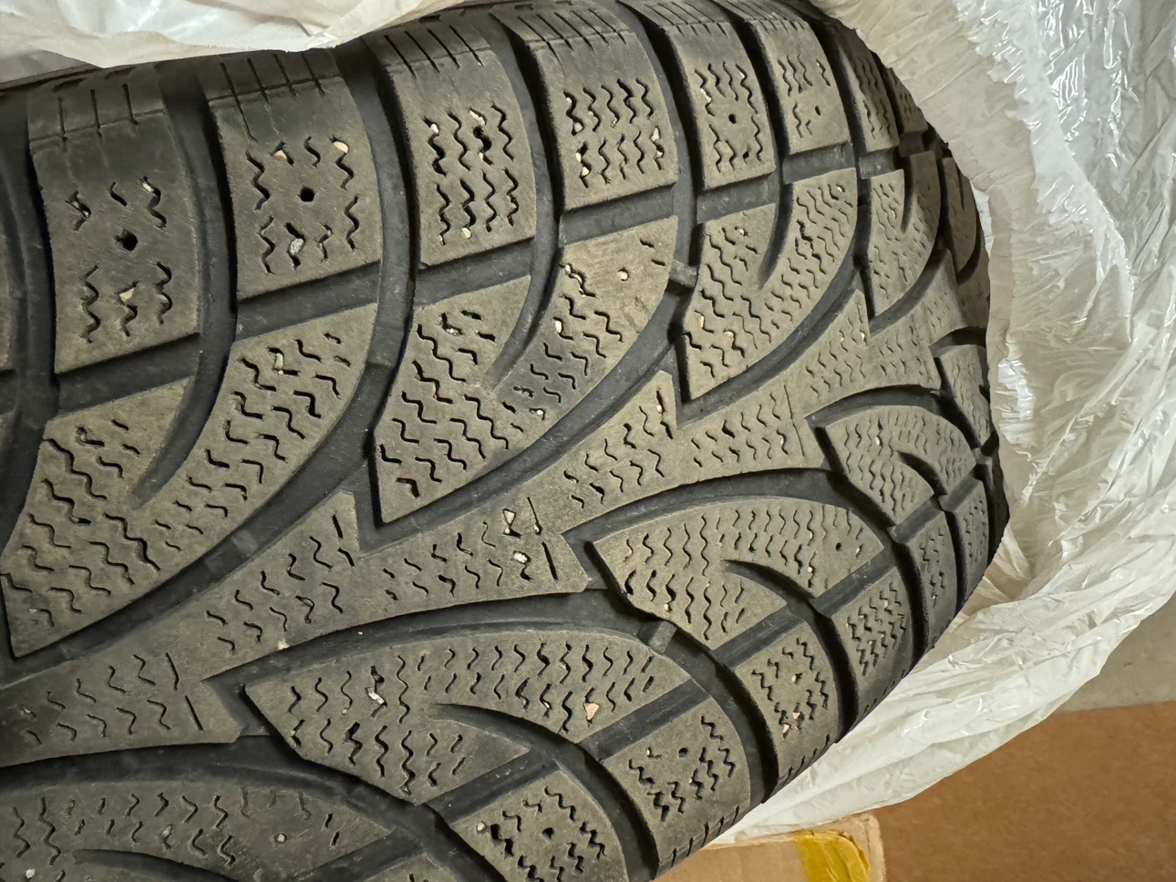 Sailun Winter Tires - 235/60R18 - Set of 4 - photo 2