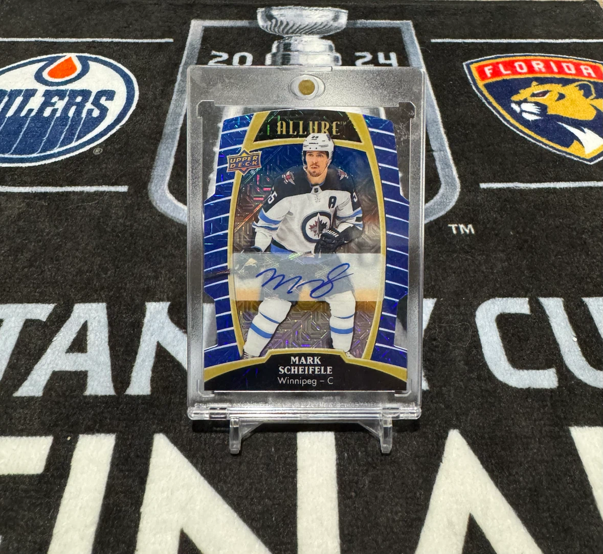 Mark Scheifele 2019-20 Allure Blue Line Auto Trading Card
