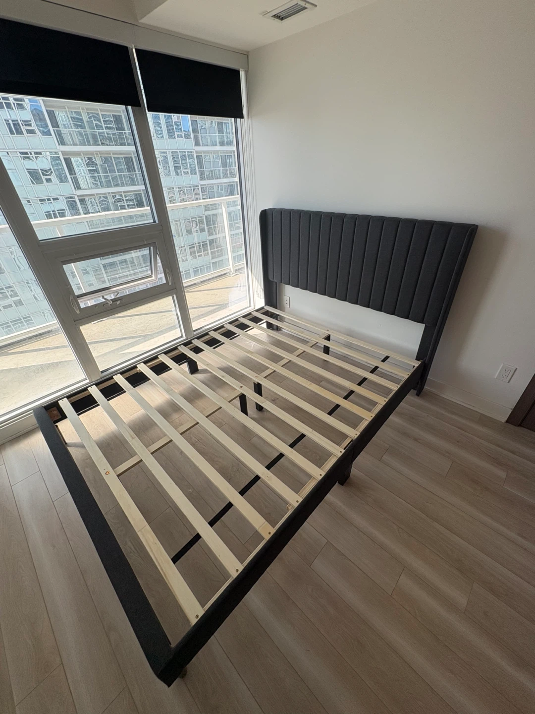 Queen Size Upholstered Bedframe - photo 3