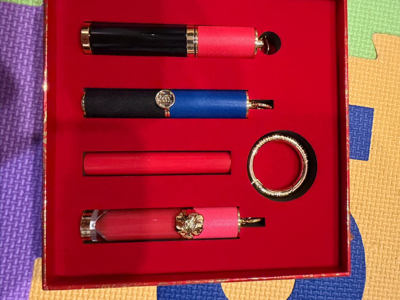 Carolina Herrera Makeup Gift Set - photo 2