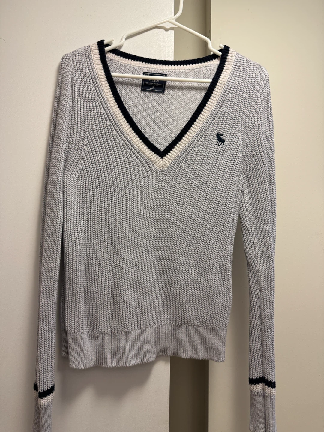 Abercrombie & Fitch V-Neck Sweater