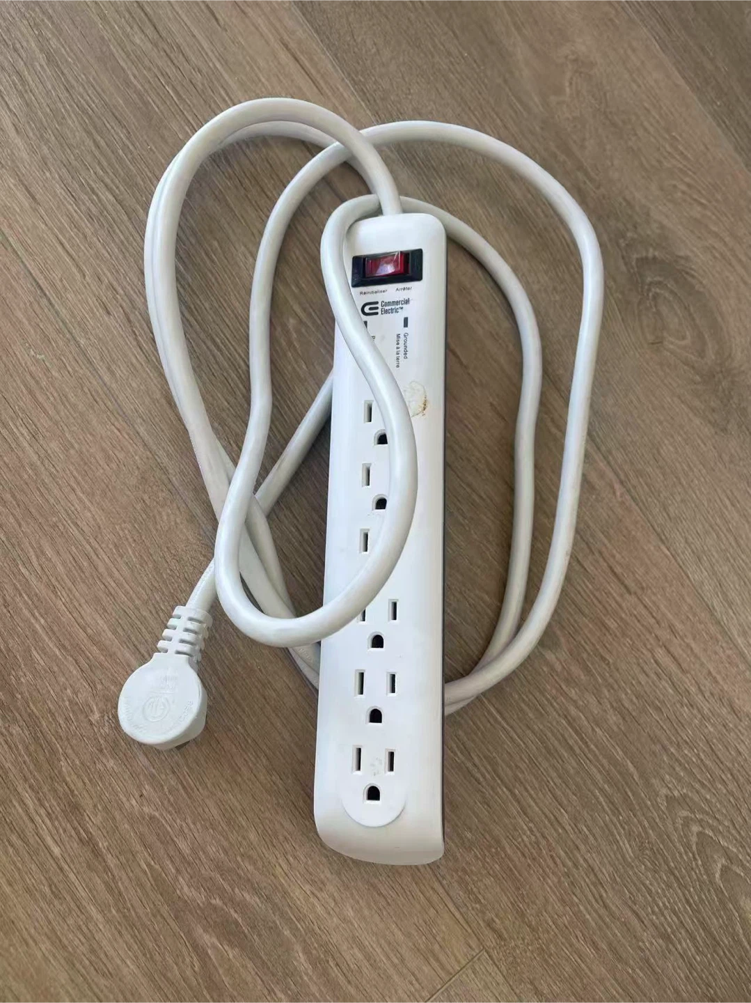 Commercial Electric 6-Outlet Power Bar