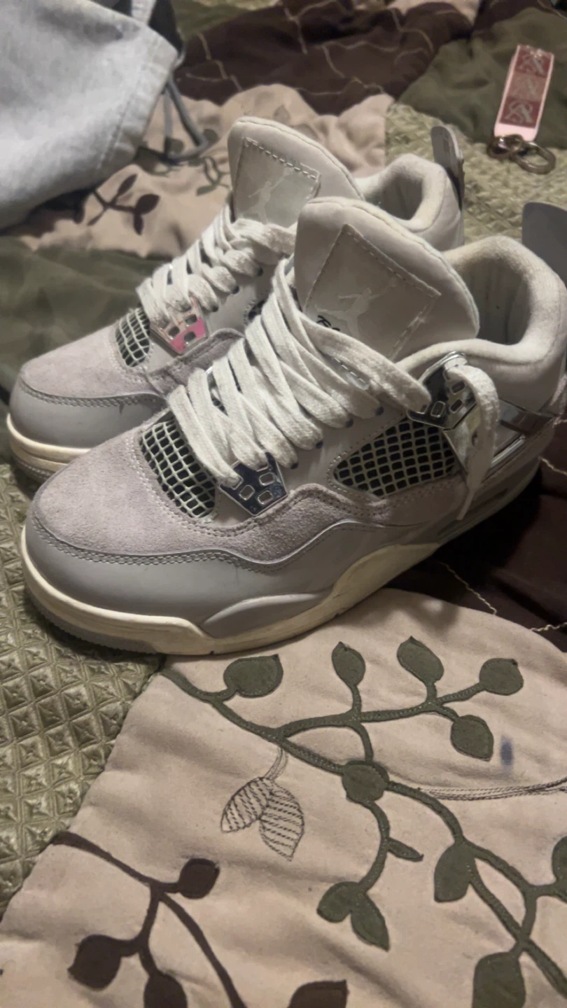 Air Jordan 4 Frozen Moments Sneakers