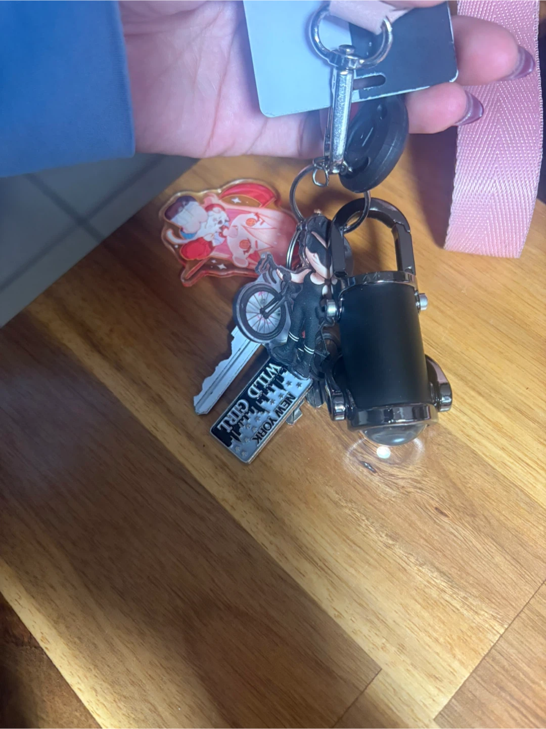 3-in-1 Rechargeable Keychain Flashlight & Power Bank - photo 5