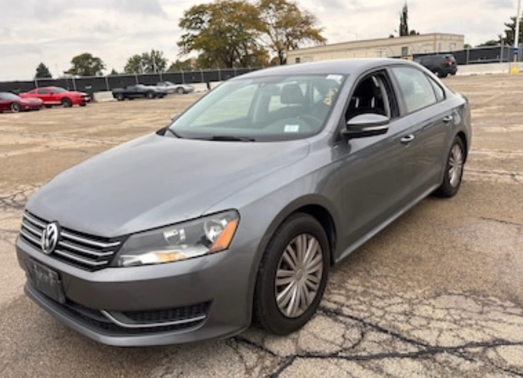 Volkswagen Passat Sedan - photo 2