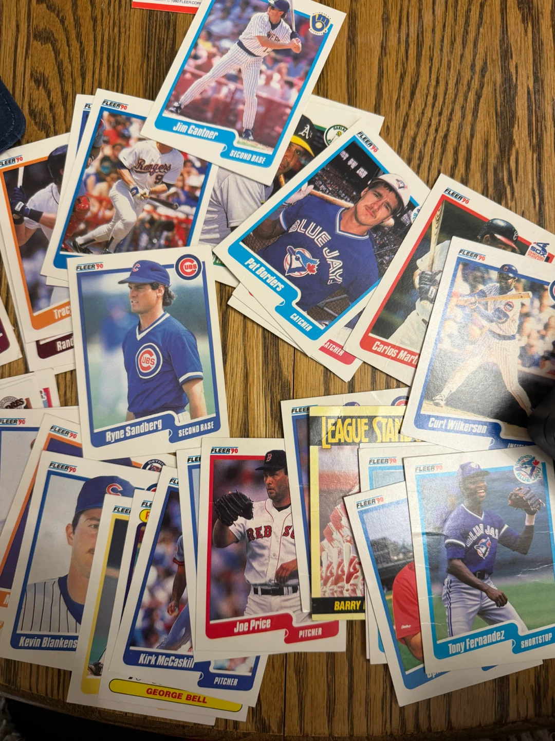 Lot of 1990 Fleer Baseball Cards - photo 2