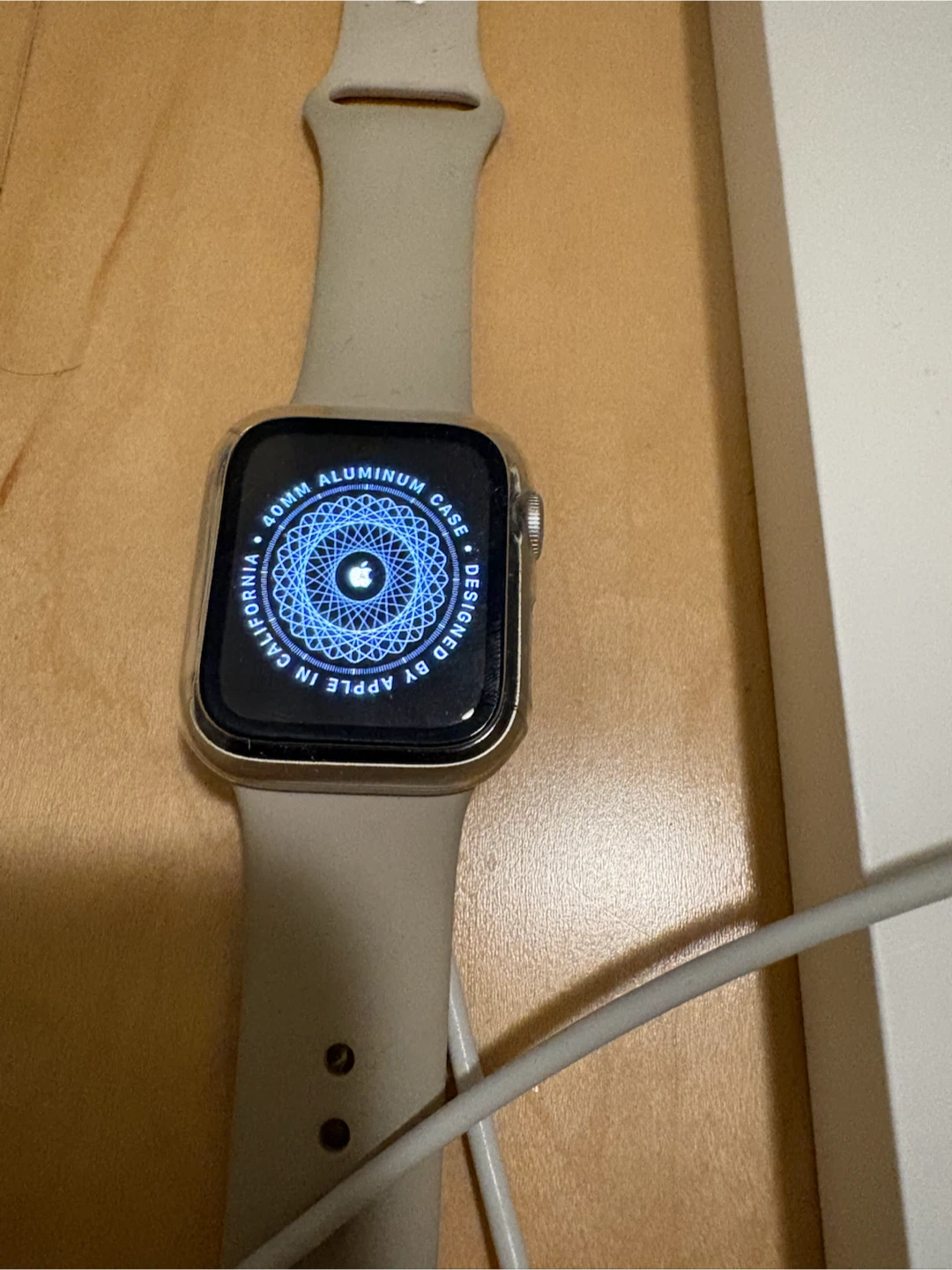 Apple Watch SE (2nd Generation) 40mm - photo 2