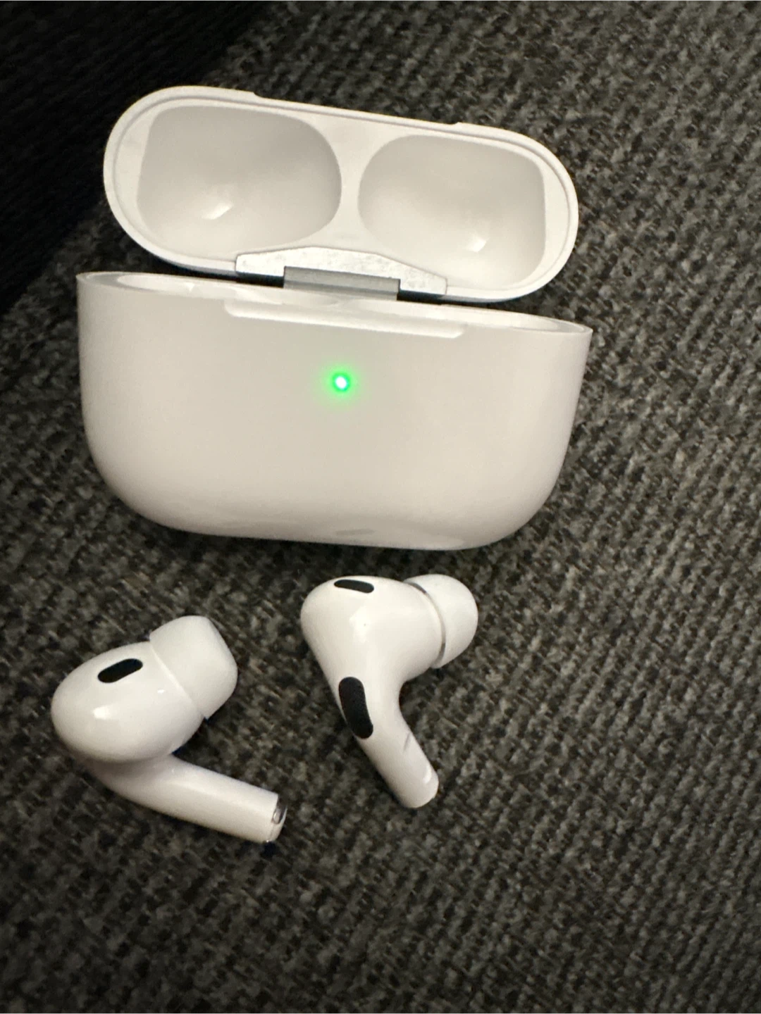 Apple rep AirPods Pro 2 - photo 2