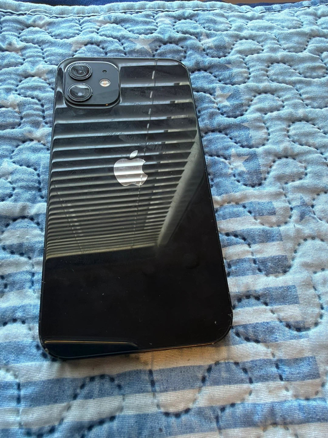 iPhone 12 - photo 3