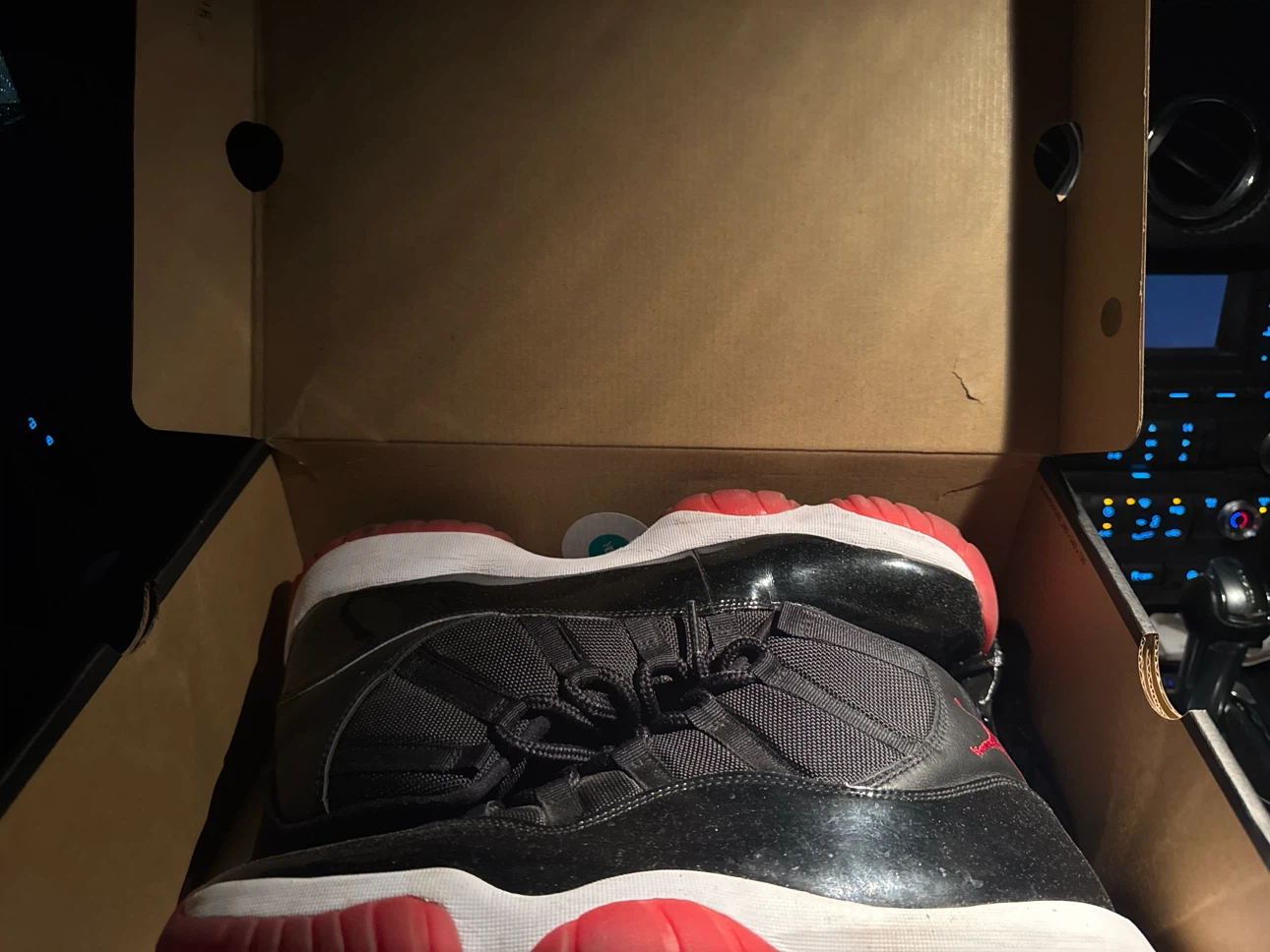Jordan 11 Retro Bred Shoes
