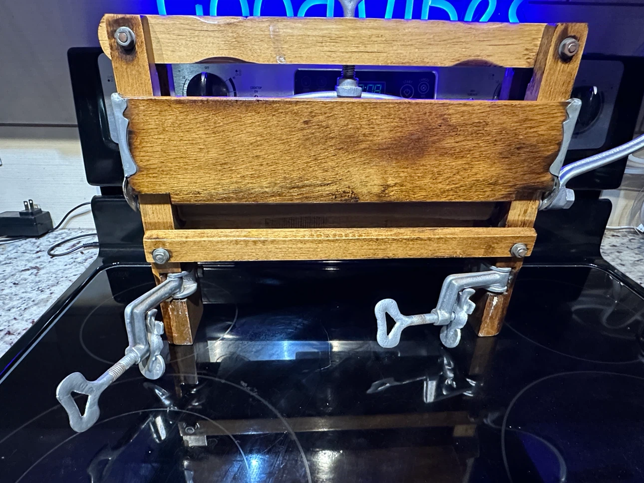 Vintage Antique Wooden Clothes Wringer - Rustic Laundry Decor - photo 3