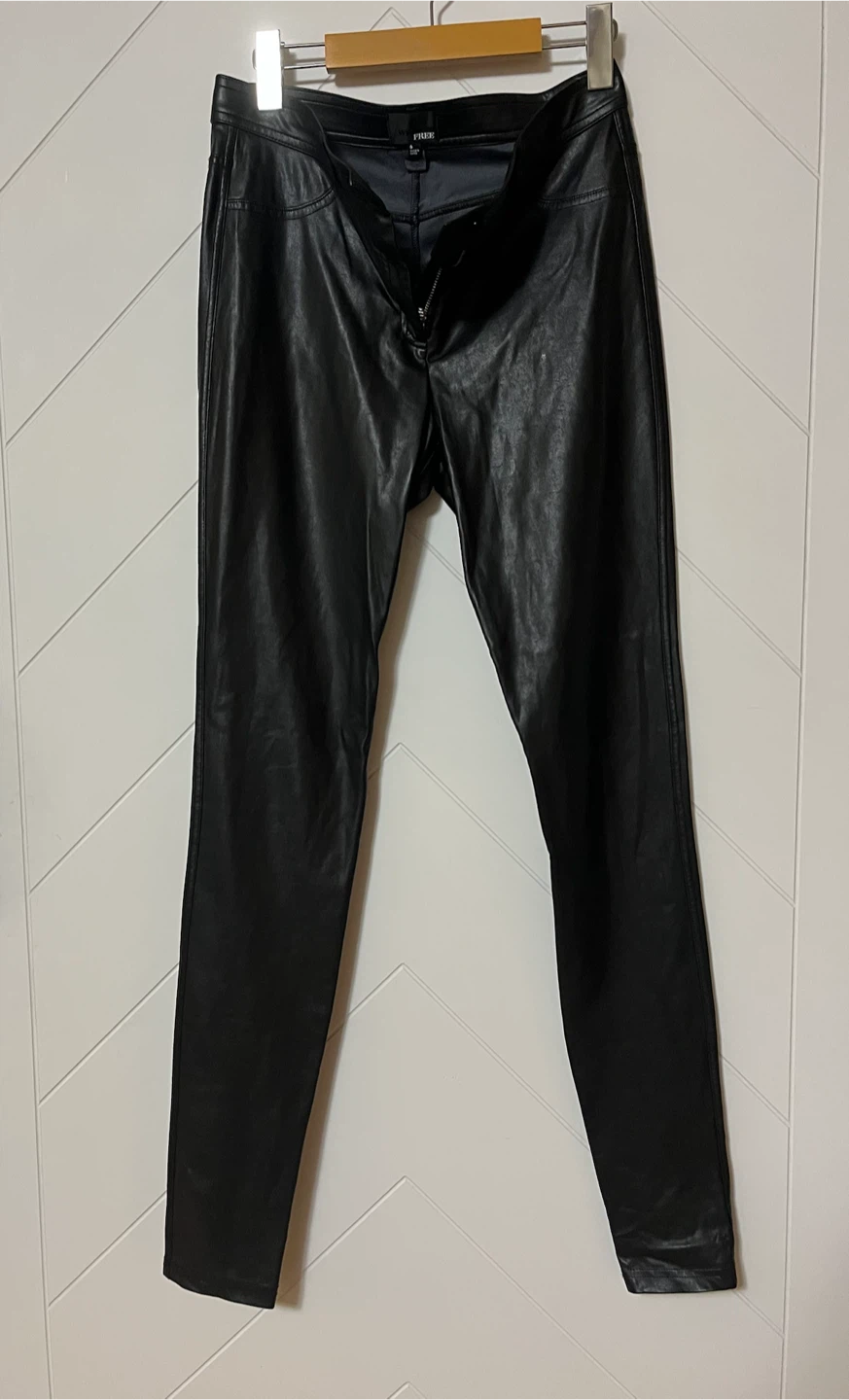 Wilfred Free Black Faux Leather Pants - photo 3