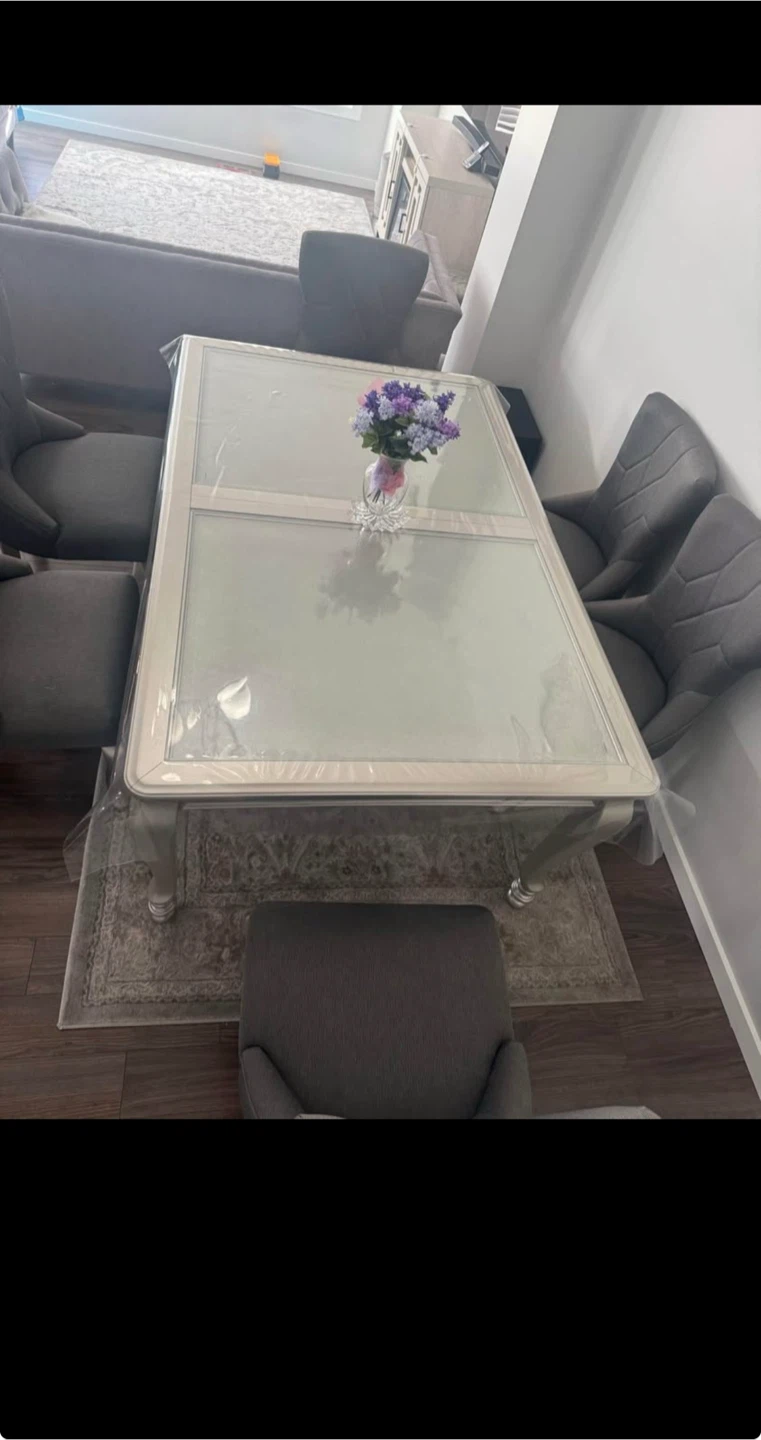 Coralayne dinning table set - photo 3