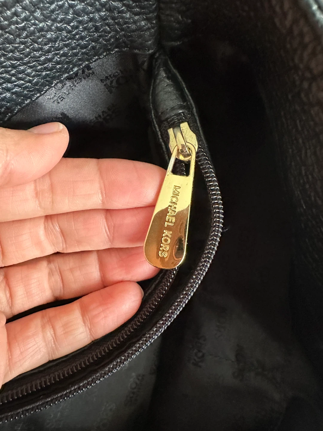 Michael Kors Black Leather Tote Bag - photo 5