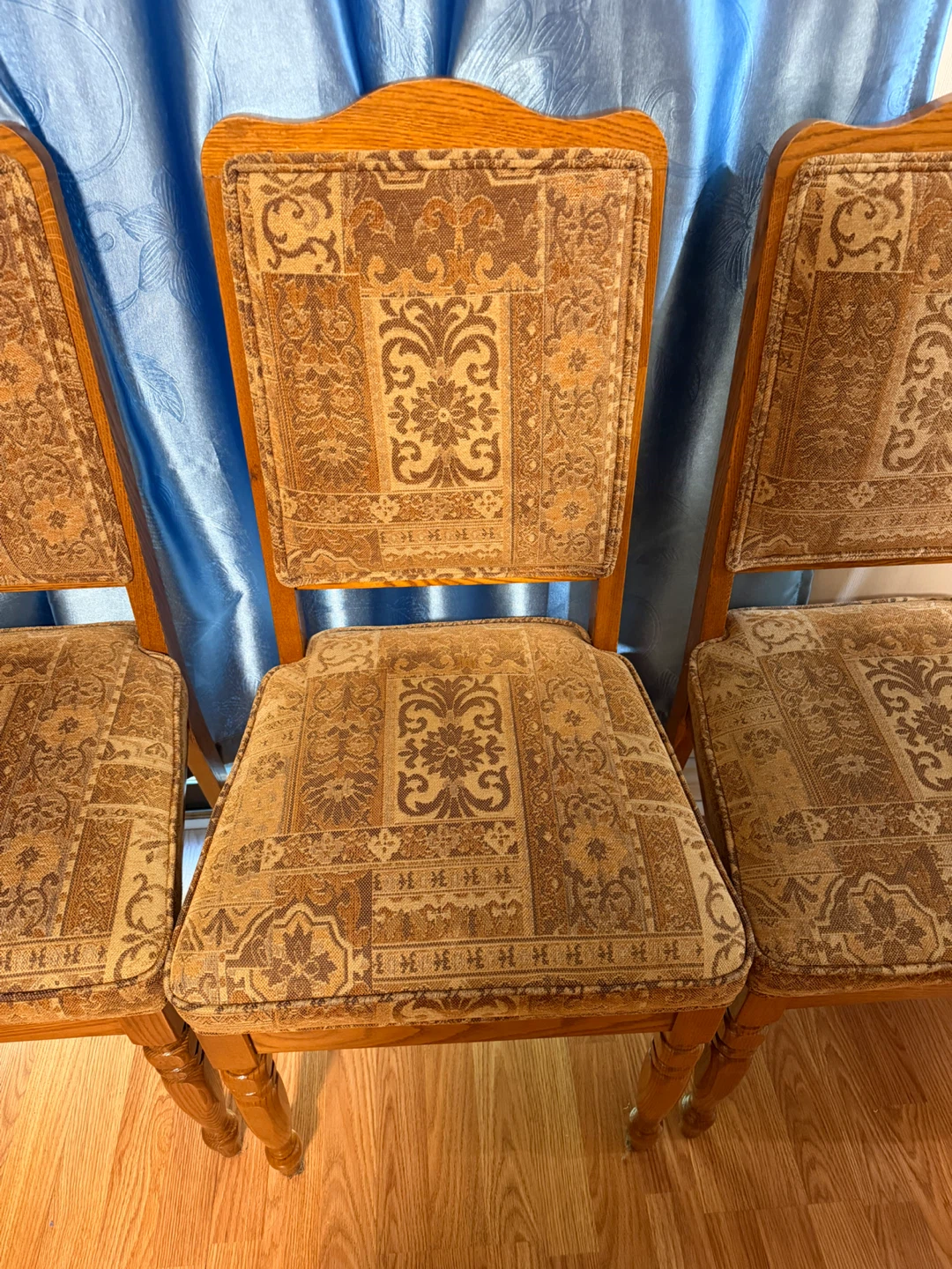 Set of 5 Oak Dining Chairs with Patterned Upholstery