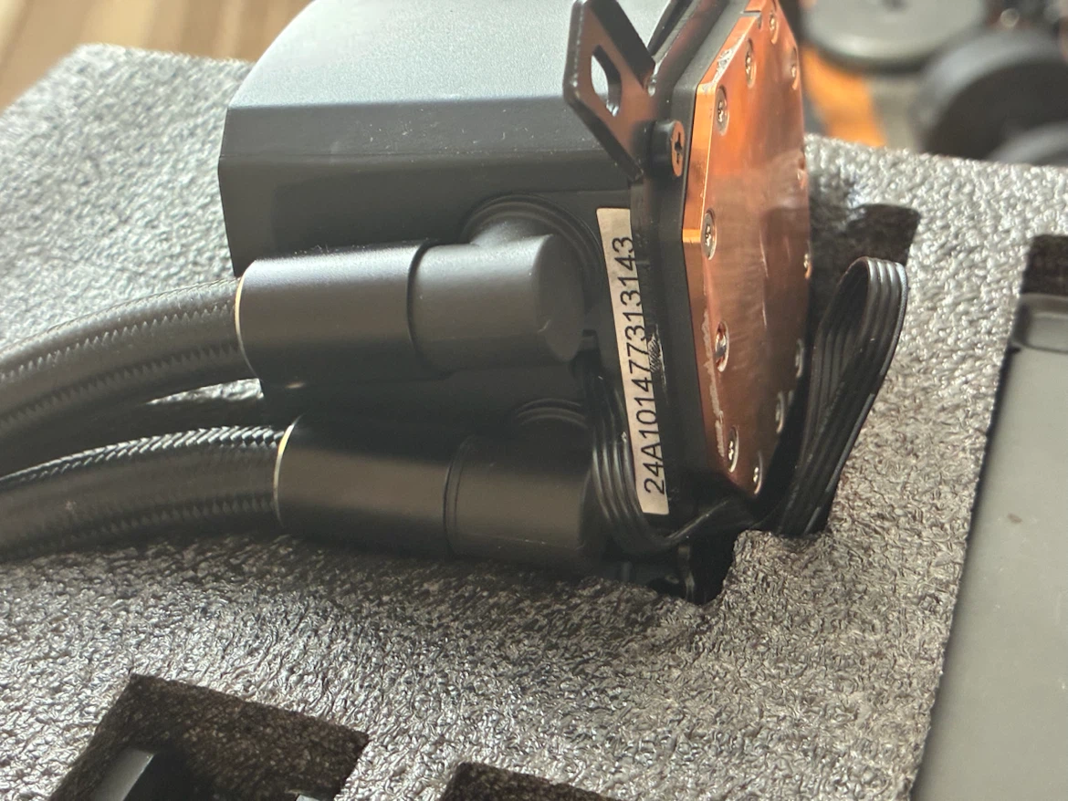 EK Nucleus AIO CR240 Dark Liquid Cooling System - photo 4