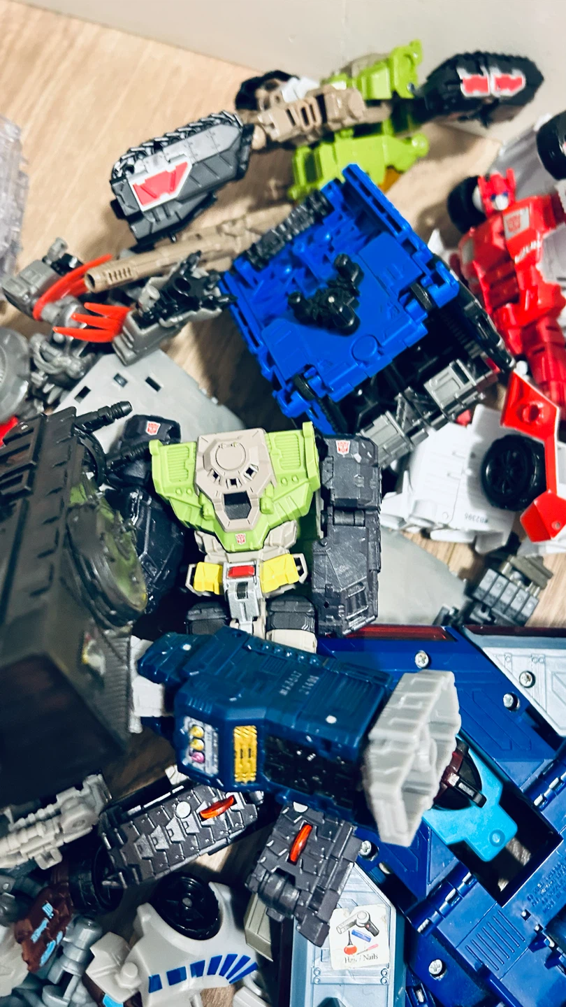 Transformers Action Figures & Parts – Large Mixed Lot - photo 3